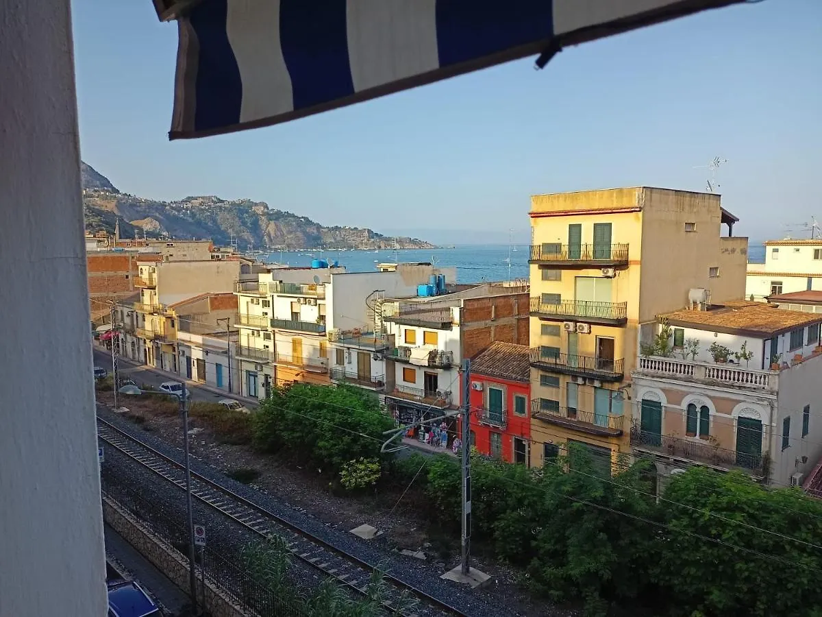 Apartament Stanza Vista Mare Giardini-Naxos Włochy