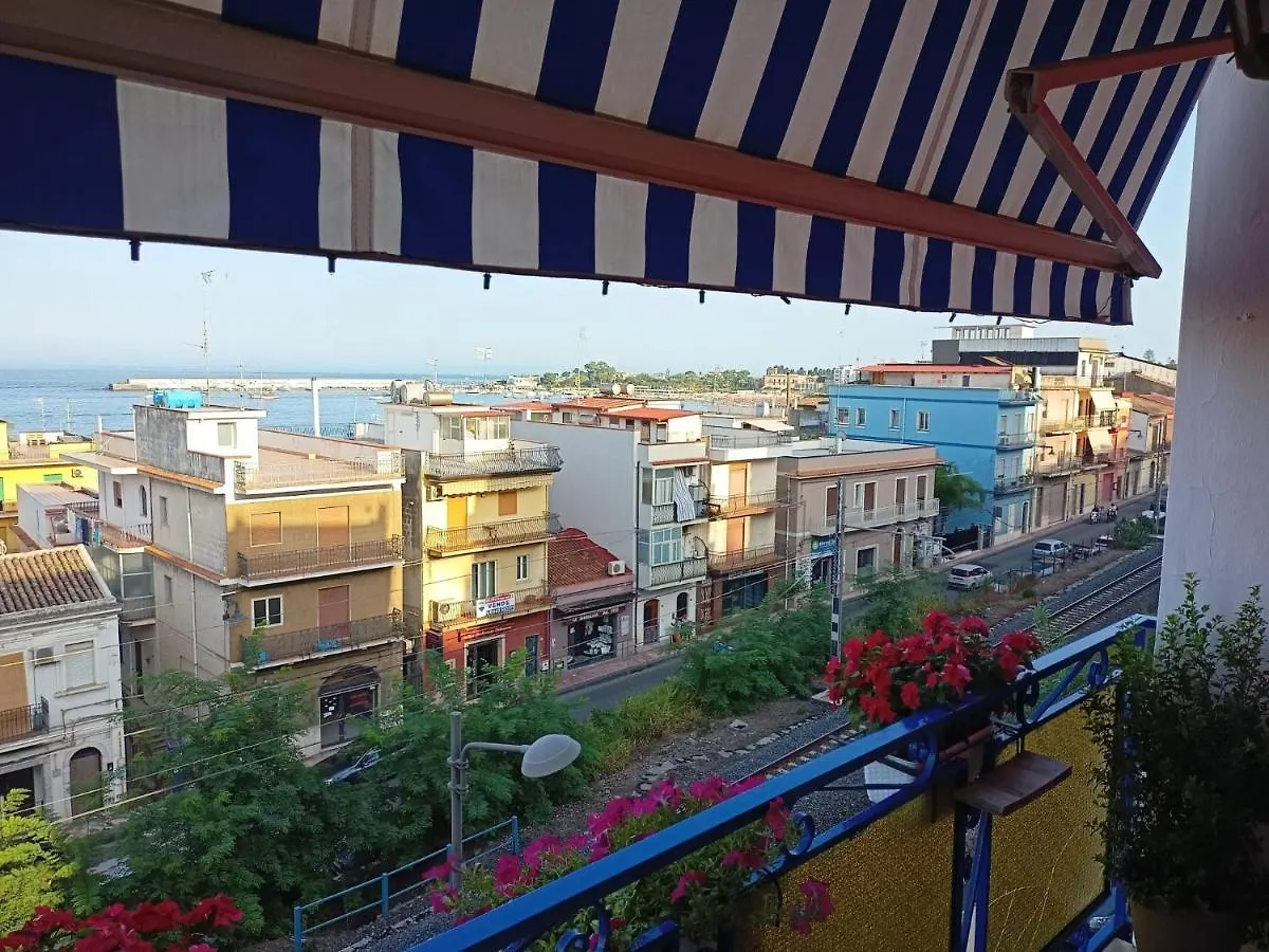 Apartament Stanza Vista Mare Giardini-Naxos Kwatera prywatna